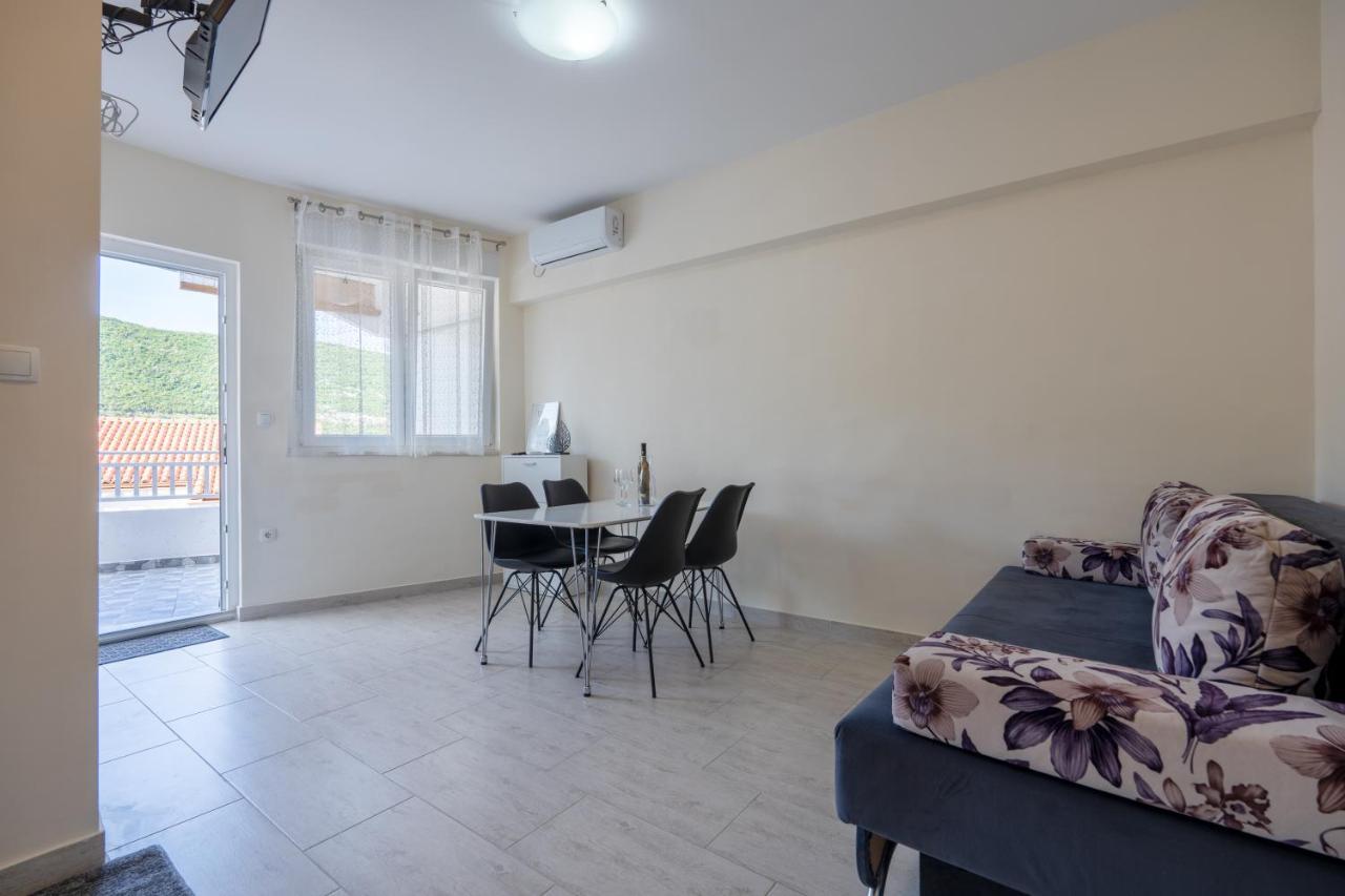 Apartments Nico نيوم المظهر الخارجي الصورة