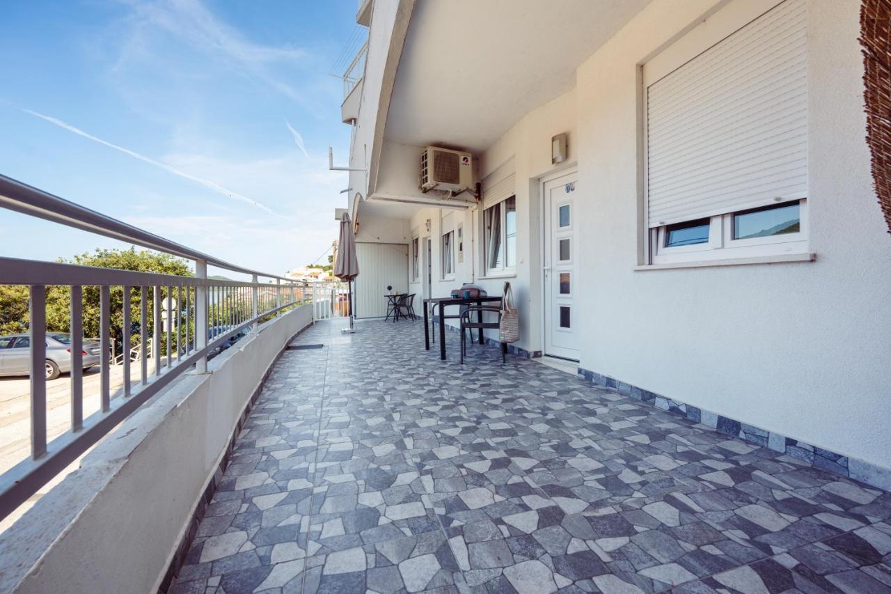 Apartments Nico نيوم المظهر الخارجي الصورة